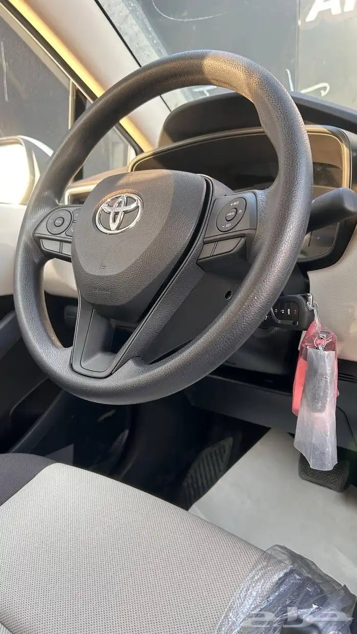 تويوتا كورولا استاندر 2025محرك 2.0 لدى شركة عبدالمجيد الخضر 10