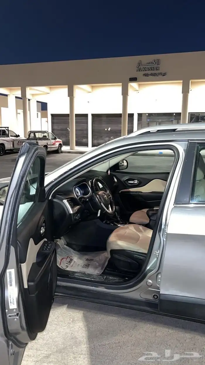 جيب شيروكي لونجتيود 2015 بانوراما 0