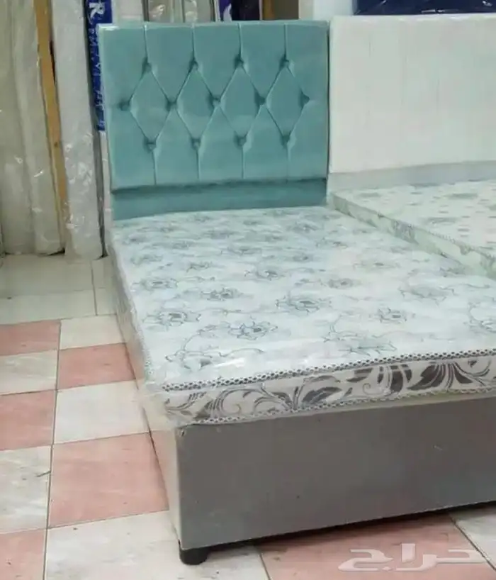 مراتب سراير و ديكورات بسعر ممتاز تواصل معي واتساب او اتصل 6