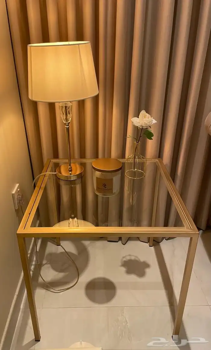 طاولة مجلس او صالة و 4 طاولات خدمة و 2 طاولتين جانبيات 1