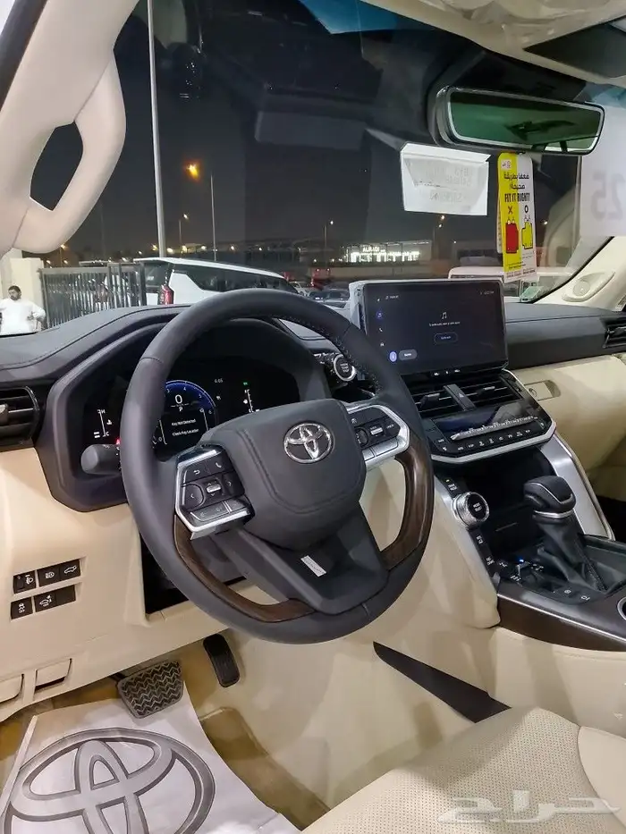 تويوتا لاندكروزر 2025 8