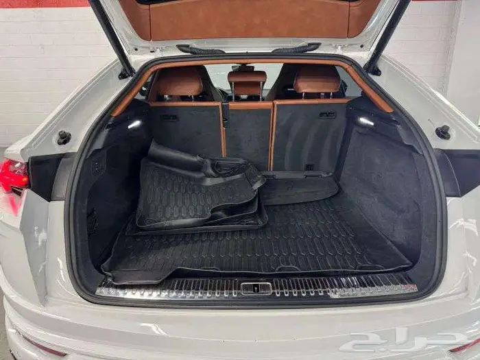 2021 Lamborghini Urus Base 11