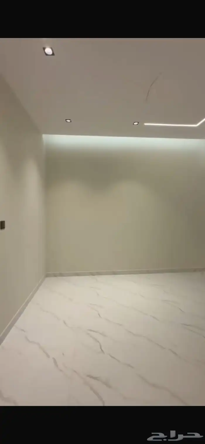 للبيع دور نص ارض تبوك حي الفلاح 4