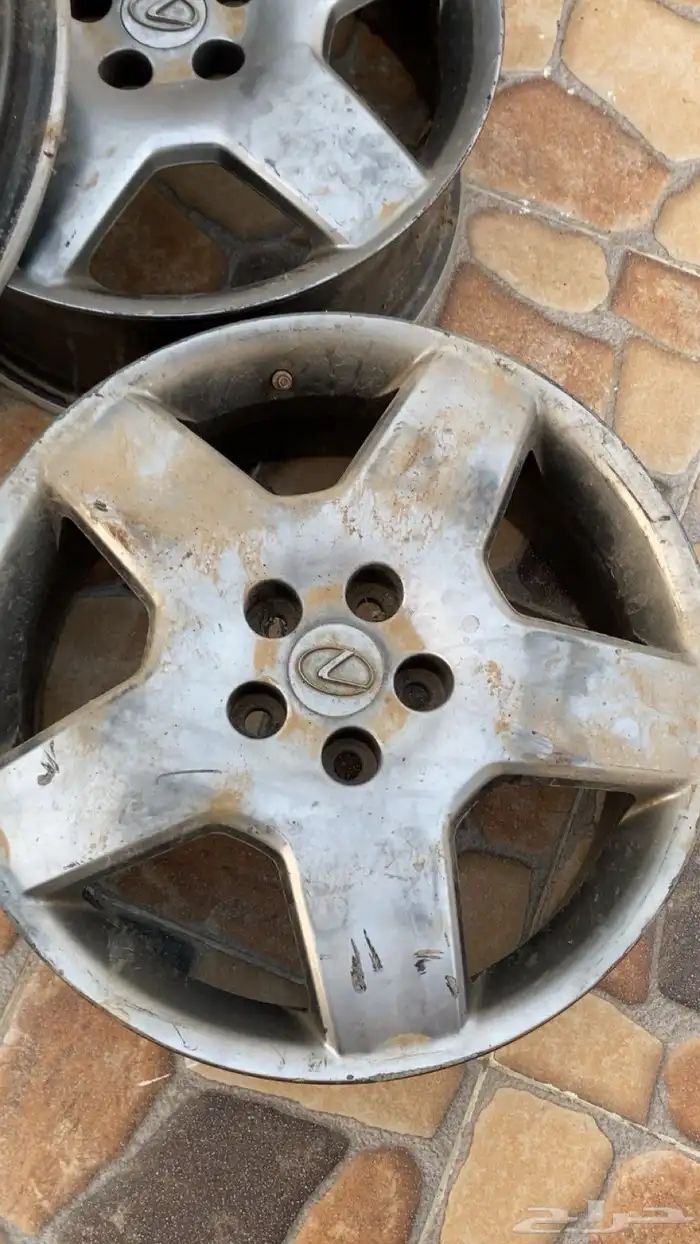 جنوط لكزس L.s2004 سليمه من الرش واللحام ولها أربع سنين مخزن 0