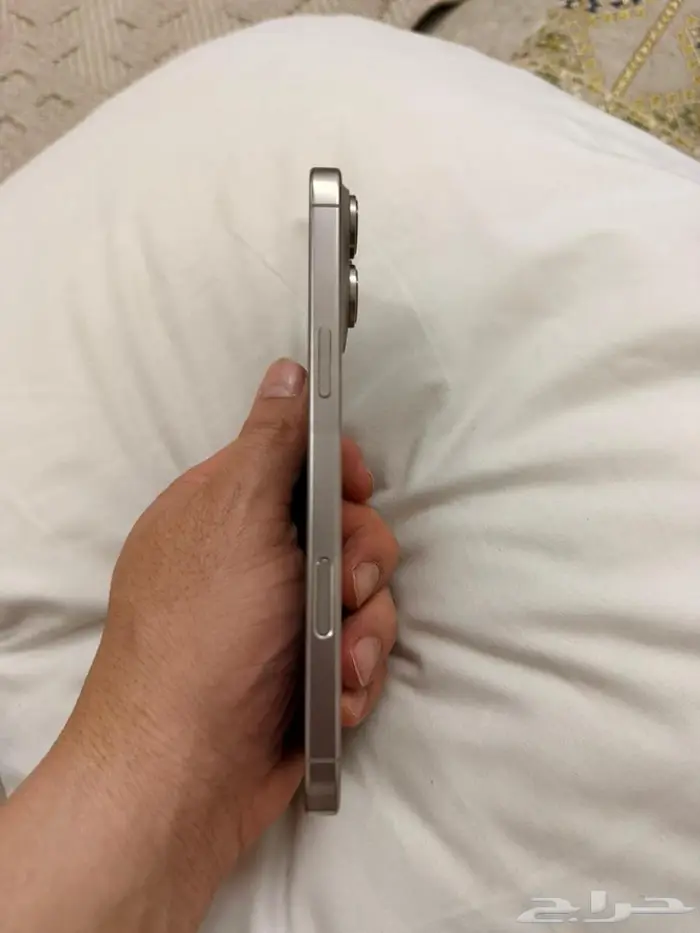 آيفون 16 بروماكس تيتانيوم 256 غ.ب 2