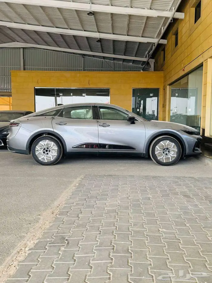 تويوتا كراون بريستيج ستاندر 2026 متوفر لدى الحسن 4