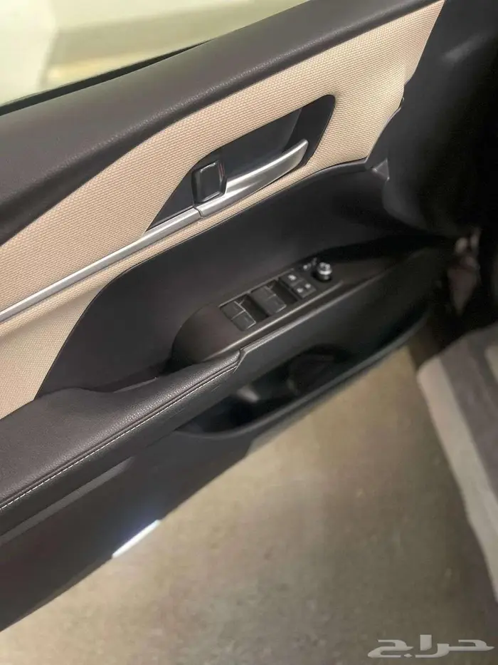 تويوتا كامري LE بنزين 2025 6