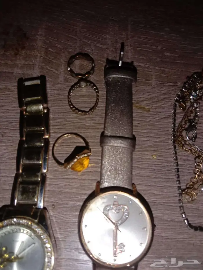 ساعتين نسائيه و خواتم واكسسوارات ومحفظه 30 ريال 3