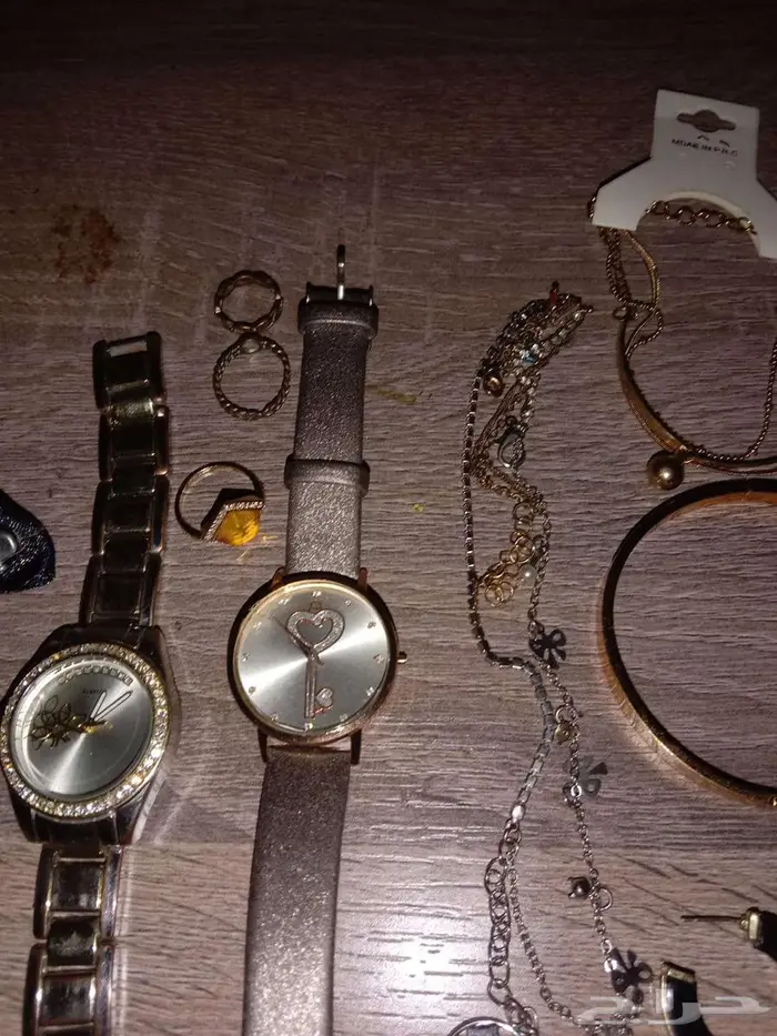 ساعتين نسائيه و خواتم واكسسوارات ومحفظه 30 ريال 9