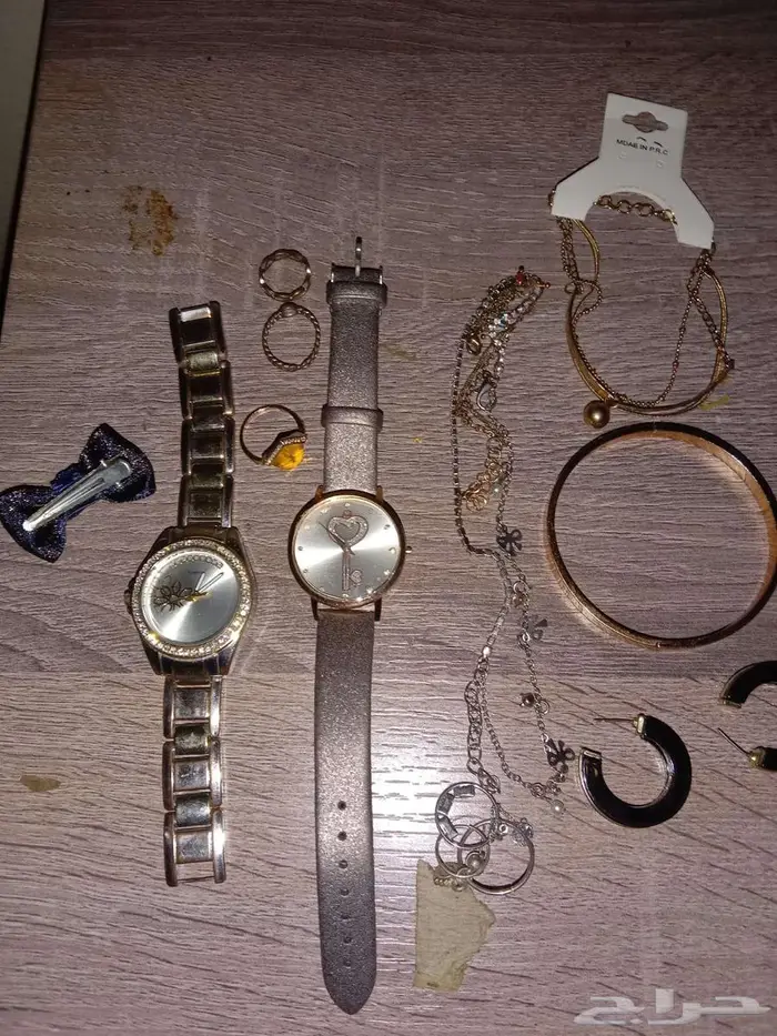 ساعتين نسائيه و خواتم واكسسوارات ومحفظه 30 ريال 4