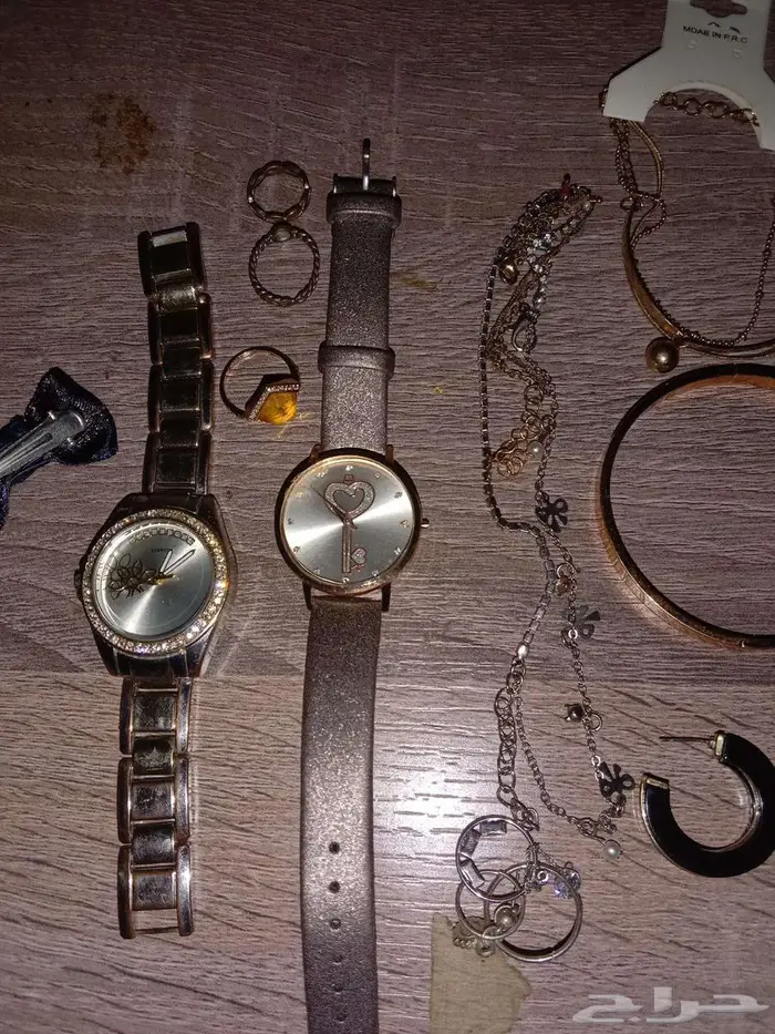 ساعتين نسائيه و خواتم واكسسوارات ومحفظه 30 ريال 7