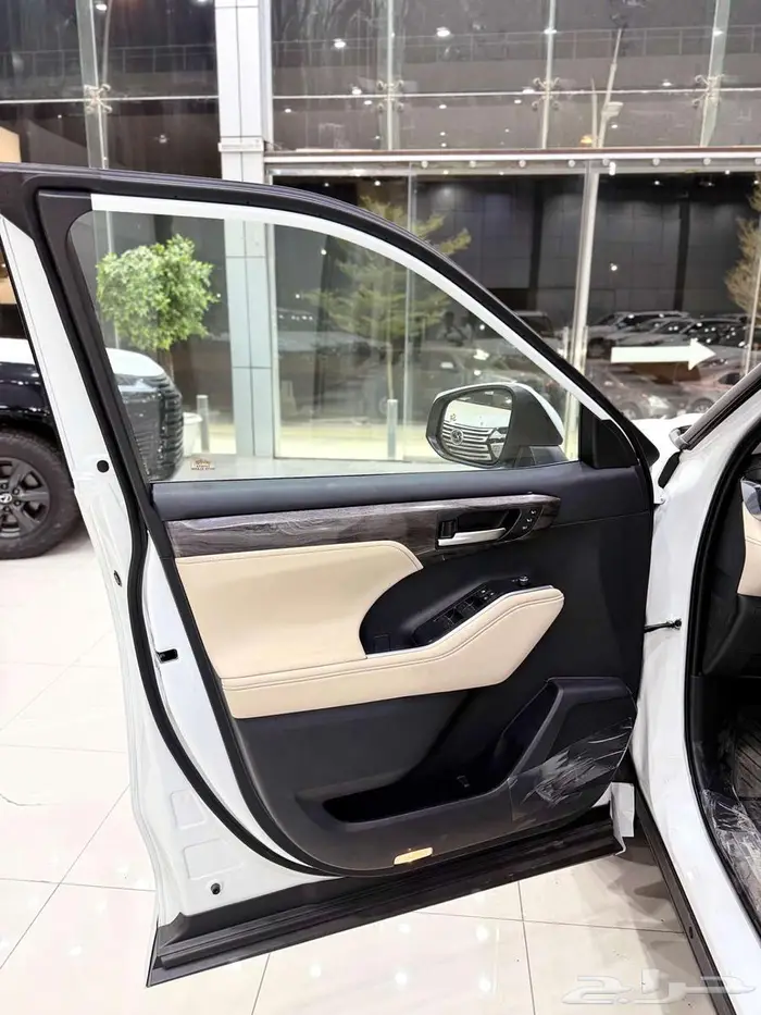 تويوتا هايلاندر ( LIMITED ) فل كامل موديل 2025 أقل الأسعار 19