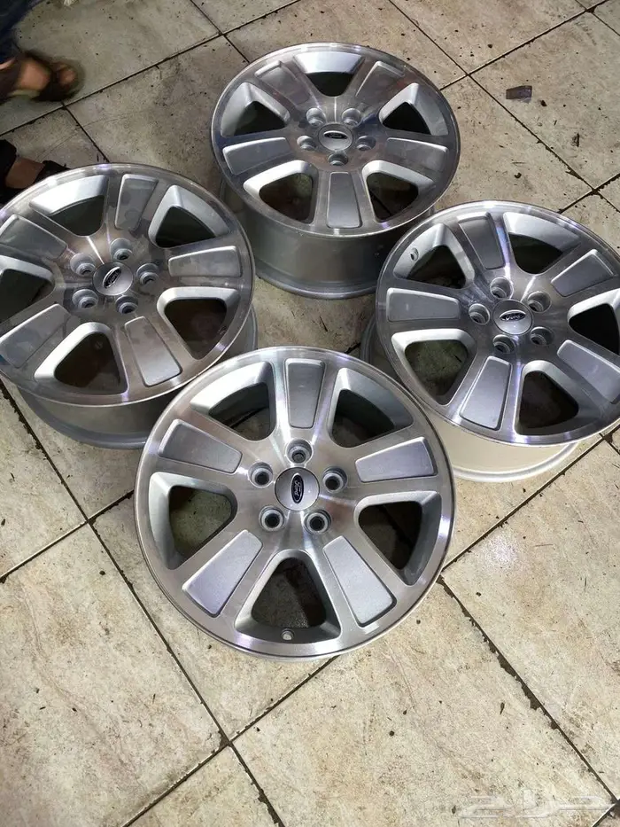 طقم جنوط فورد فكتوريا اسبورت مقاس 17 اصليه وكاله 0