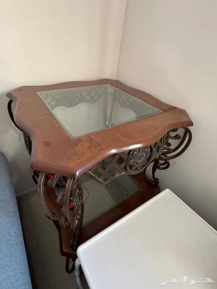 طقم طاولات خشب و زجاج ( لوجه الله للمحتاج ) 3