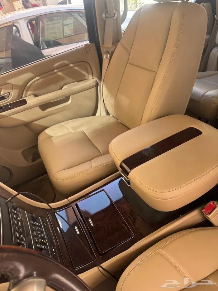 كاديلاك اسكاليد 2011 قصير 1