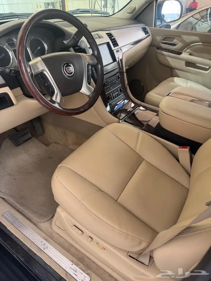 كاديلاك اسكاليد 2011 قصير 4