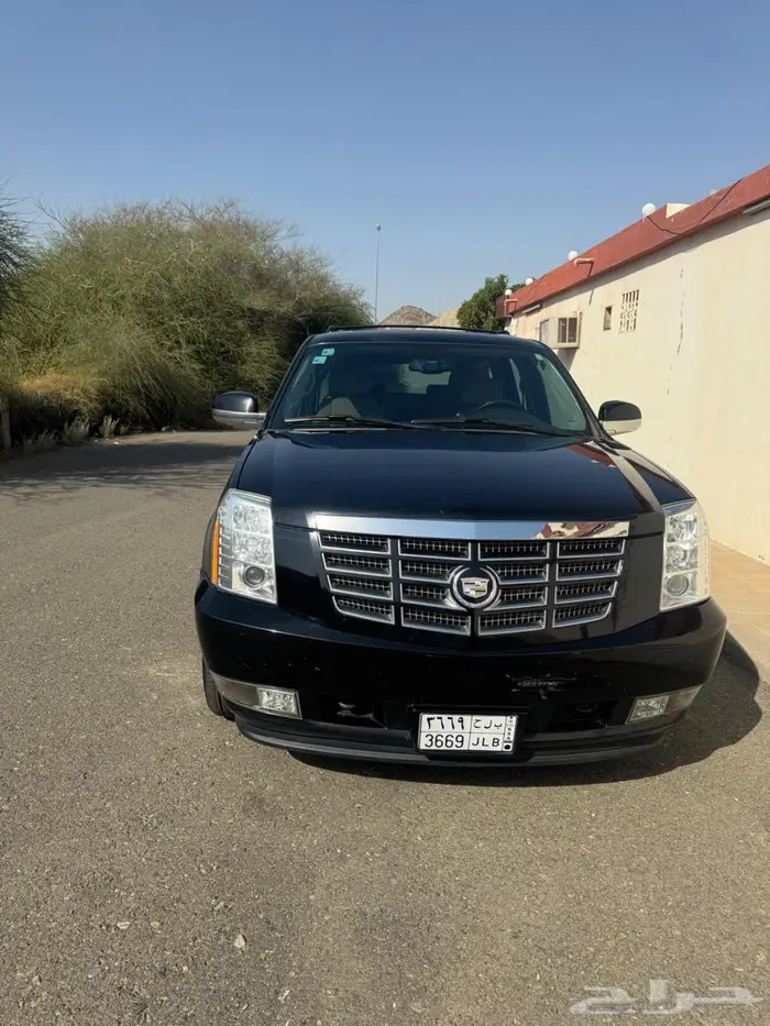 كاديلاك اسكاليد 2011 قصير 6