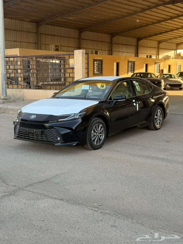 تويوتا كامري ستاندر 2025 سعودي اسود 1
