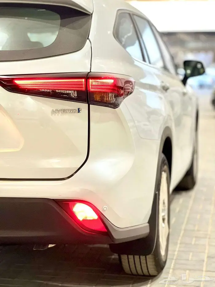تويوتا هايلندر استاندر ونص فل GLE موديل 2025 . 4