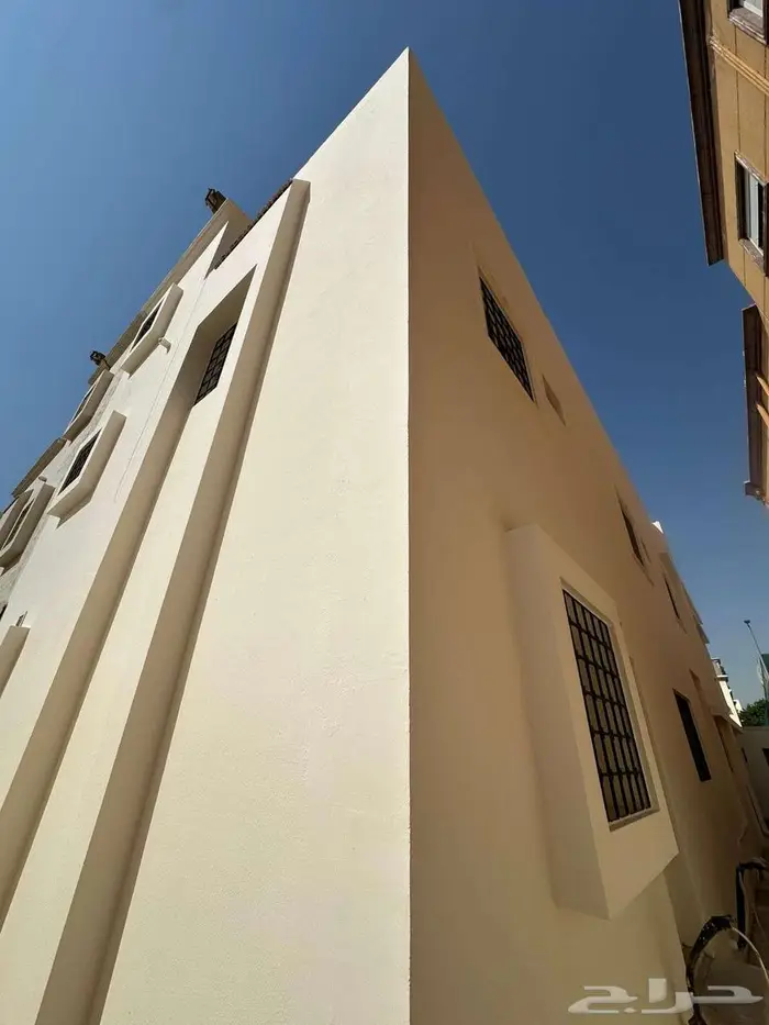 فيلا راقية للإيجار بحي النهضة 13