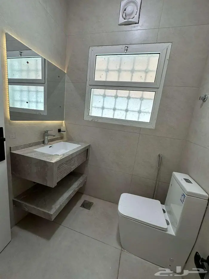 فيلا راقية للإيجار بحي النهضة 0