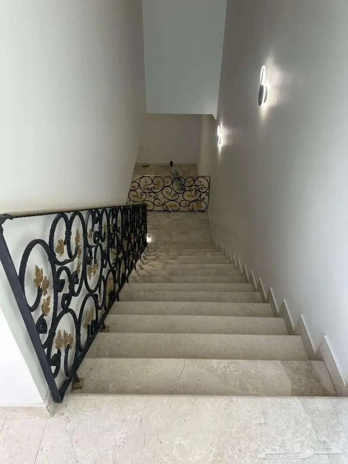 فيلا راقية للإيجار بحي النهضة 28