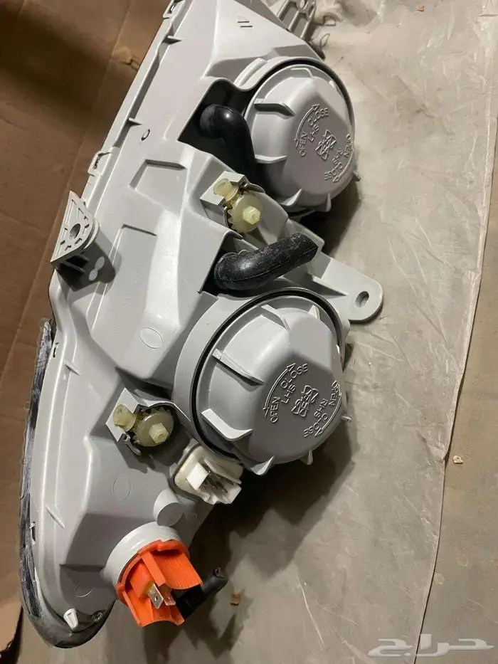 شمعة لومينا كوبيه هولدن كومودور مكحله 2004 جديده 1