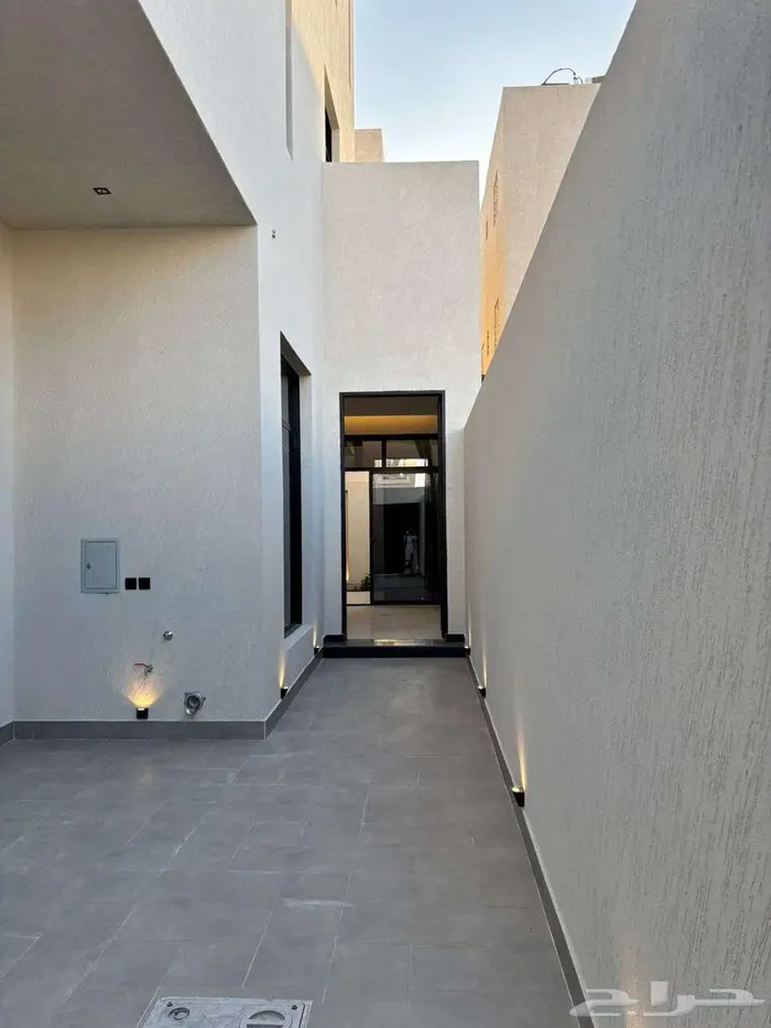 فيلا بتصميم مودرين بحي المهدية مساحة 200م 18