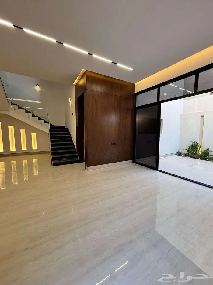 فيلا بتصميم مودرين بحي المهدية مساحة 200م 11