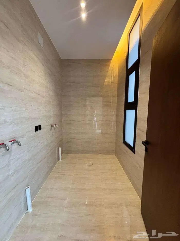 فيلا بتصميم مودرين بحي المهدية مساحة 200م 24