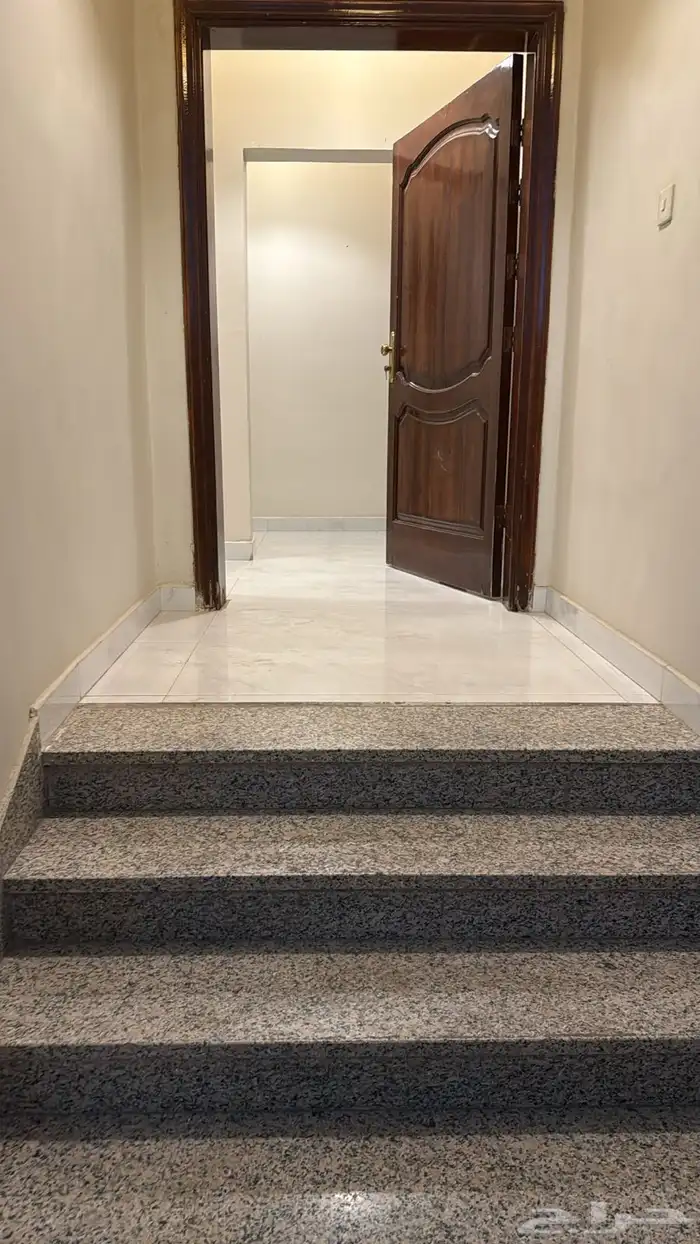 للإيجار شقة حي الهجرة مدخل مستقل جوار مسجد المهاجرين 0