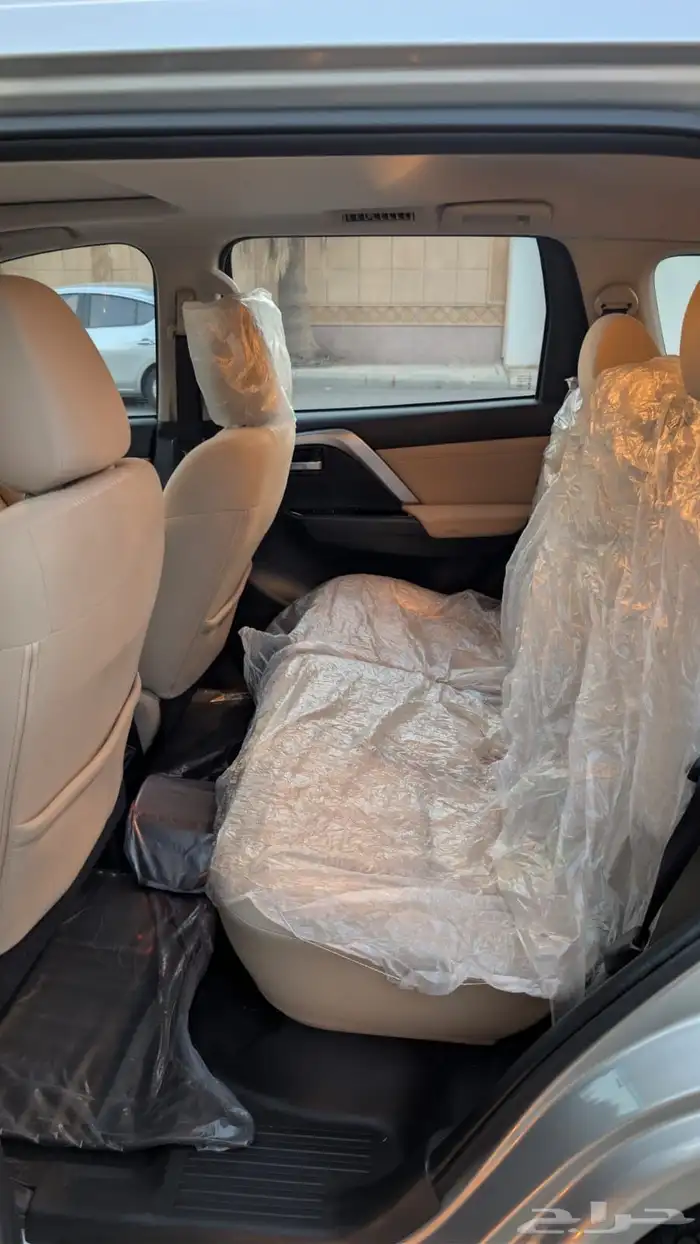 ميتسوبيشي مونتيرو 2021 35