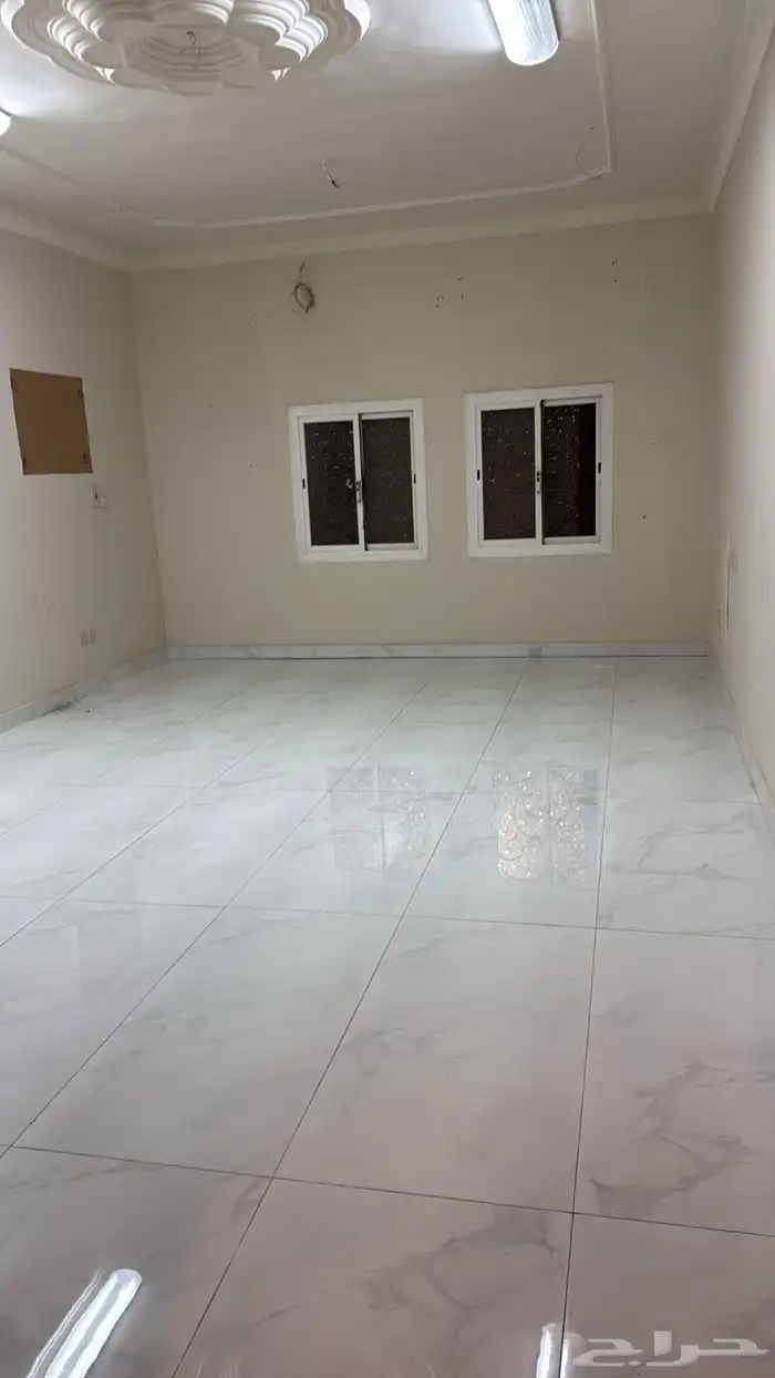 للإيجار شقة حي الهجرة مدخل مستقل جوار مسجد المهاجرين 1