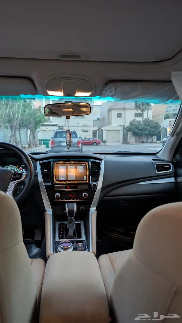 ميتسوبيشي مونتيرو 2021 20