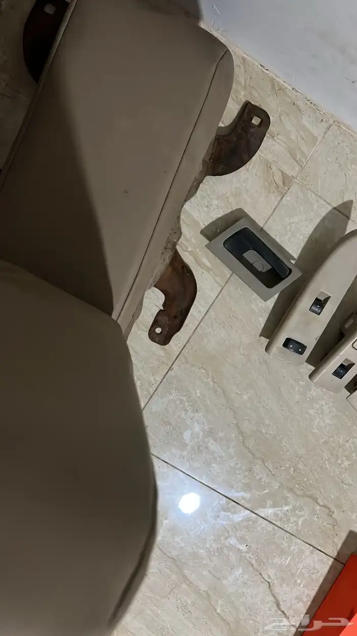 للبيع قطع فورد فكتوريا اسيات سويتشات درايش تكية اخرى 1