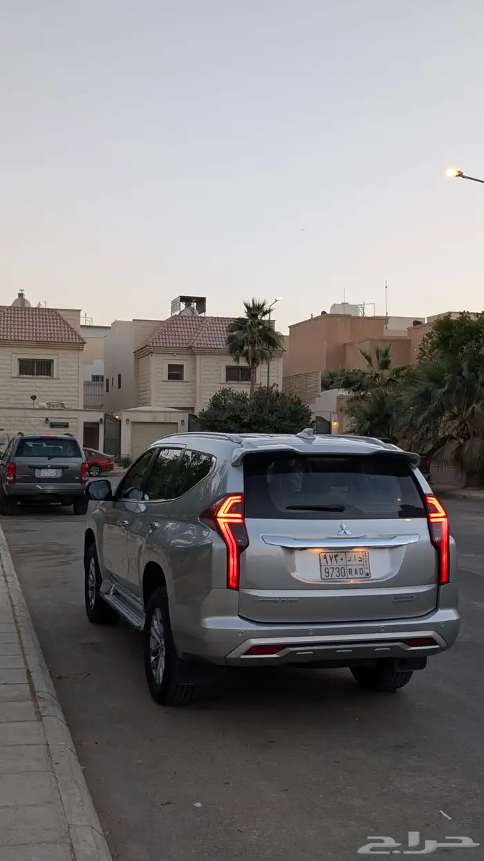 ميتسوبيشي مونتيرو 2021 8