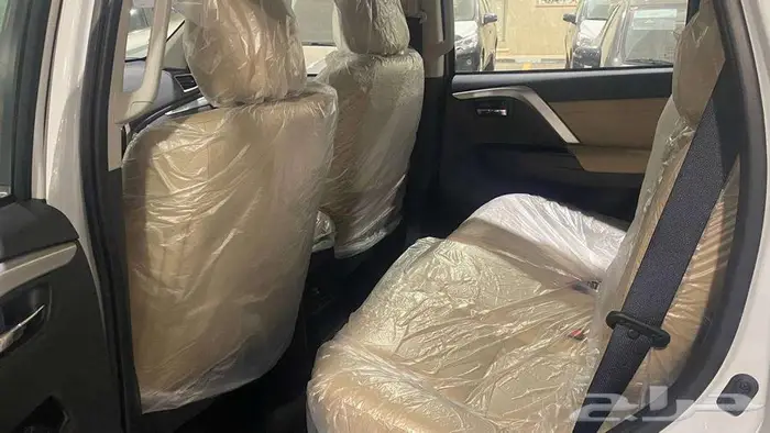 ميتسوبيشي مونتيرو فل بريميوم موديل 2025 بنزين 12