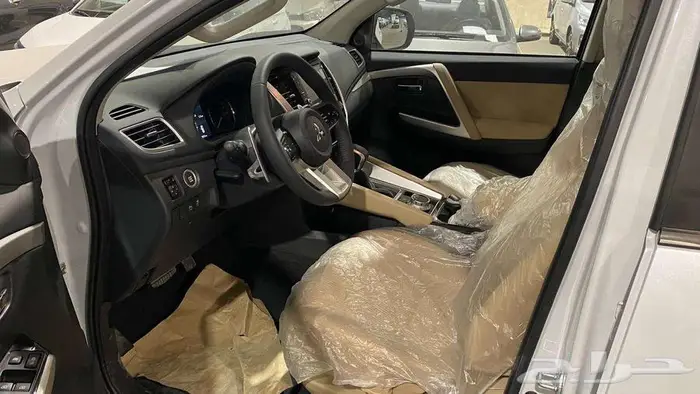 عرض خااص ميتسوبيشي مونتيرو ستاندر مطور ML موديل 2025 بنزين 6