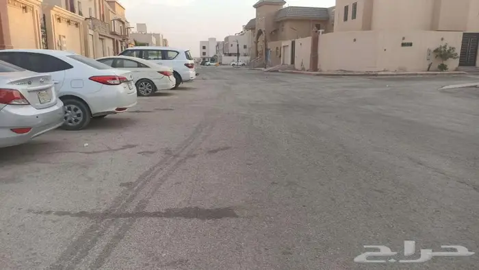 ارض للبيع في حي لبن مساحه 400 م 3