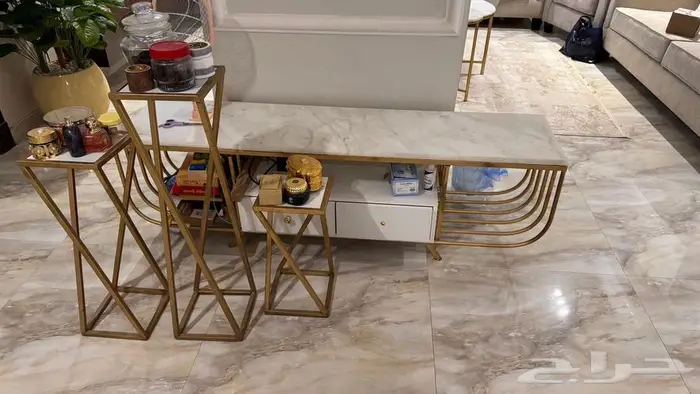 طاولات رخام ومكتبة رخام ومدخل قزاز ذهبي 1