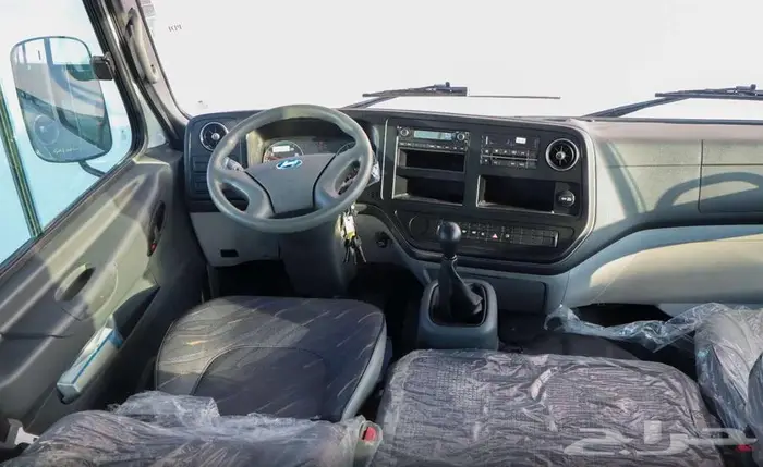 هيونداي كاونتي 23 راكب قيرعادي ديزل موديل 2023 19