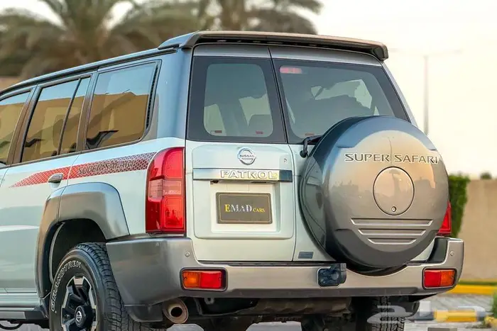 نيسان باترول سوبر سفاري V6 2022 ابيض سعودي 4