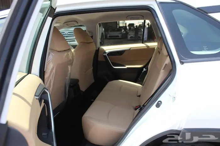 تويوتا راف فور 2.0 LE بنزين دبل 2025 4