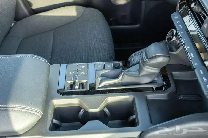 تويوتا برادو 2.4 تي اكس 1 2025 أبيض بنزين ستاندر سياحي 19