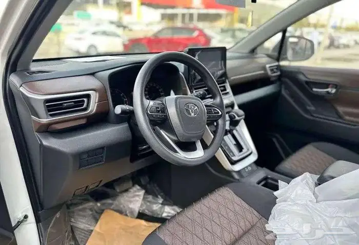 تويوتا انوفا GL 2.0 بنزين 2026 11