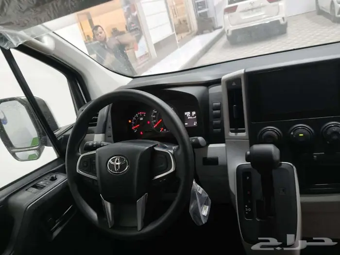 تويوتا هايس فان بضاعة ديزل سقف عالي جير اتوماتيك 2026 18