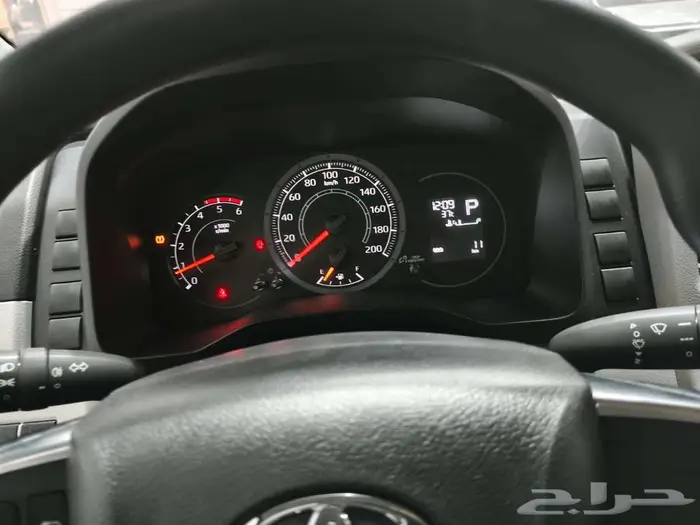 تويوتا هايس فان بضاعة ديزل سقف عالي جير اتوماتيك 2026 10