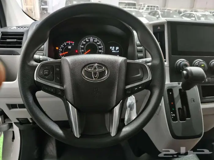 تويوتا هايس فان بضاعة ديزل سقف عالي جير اتوماتيك 2026 11