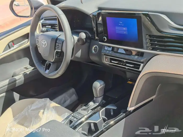 تويوتا كامري LE هايبرد موديل 2025 15