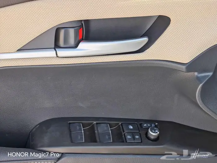 تويوتا كامري LE هايبرد موديل 2025 27